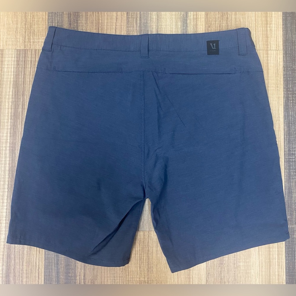 Vuori Aim Shorts Men Size 34 Blue Stretch Lightweight Athletic Activewear V368 - Picture 5 of 6